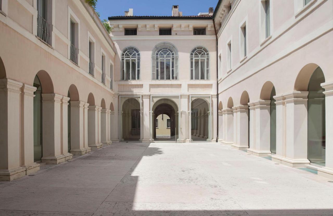 PALAZZO BECCAGUTTI CAVRIANI - Gallery Suite e Frescoes Suite Mantua Exterior foto